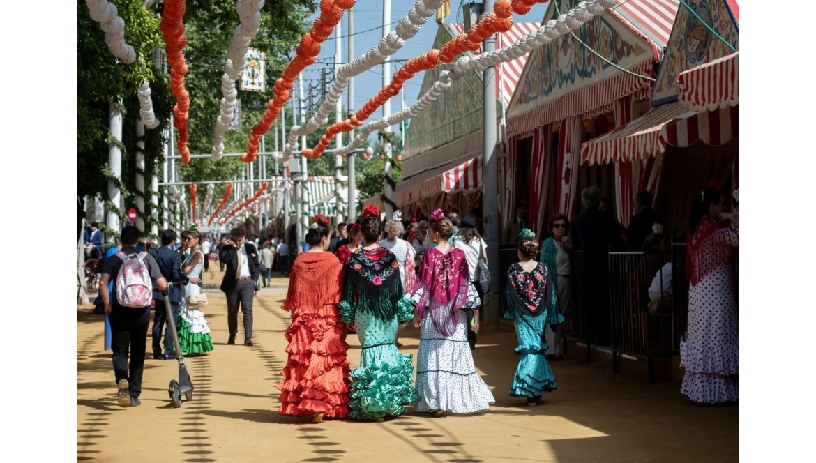 Feria de Sevilla 2025, brilla con tu outfit flamenco
